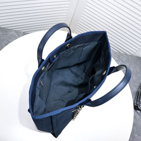 シャネルバッグ着用イメージ